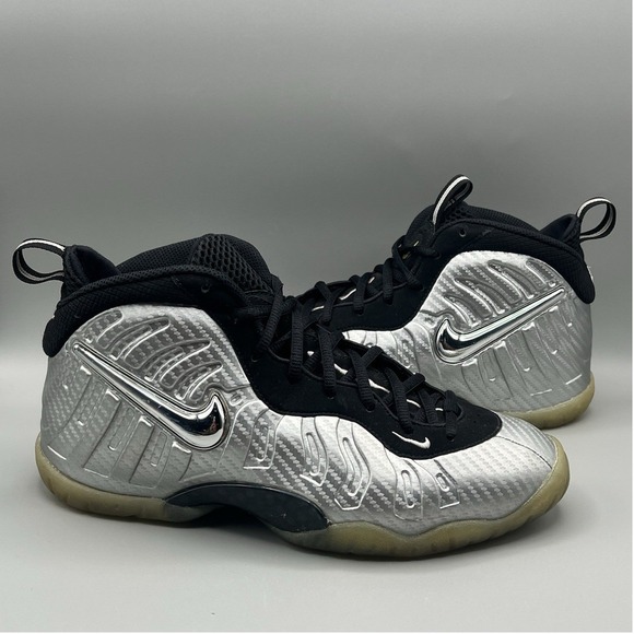 2017 Nike Foamposite Pro Silver Surfer Retro - Men's Size 7 Women Size 8.5
